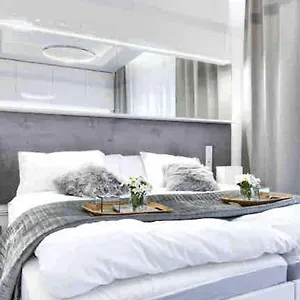 apartament-przy-targach-pozna.poznan-hotels.com/